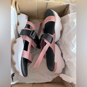 SOREL kinetic sandals in blush!